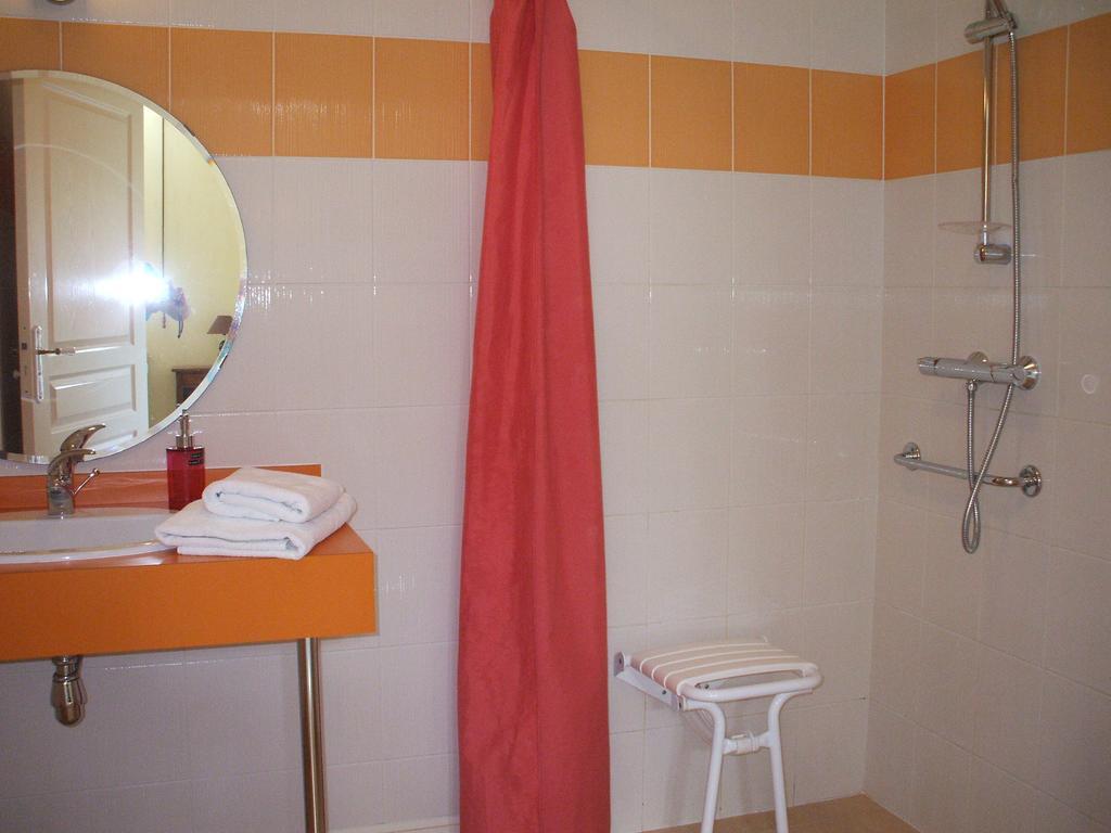 La Haye Gites Et Chambre D'Hotes Avrille  ภายนอก รูปภาพ